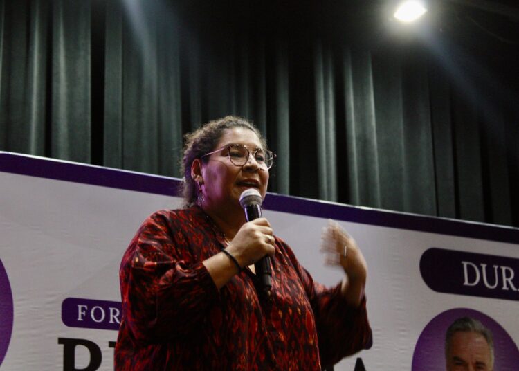 Lenia Batres es recibida con abucheos y gritos en foro sobre reforma judicial