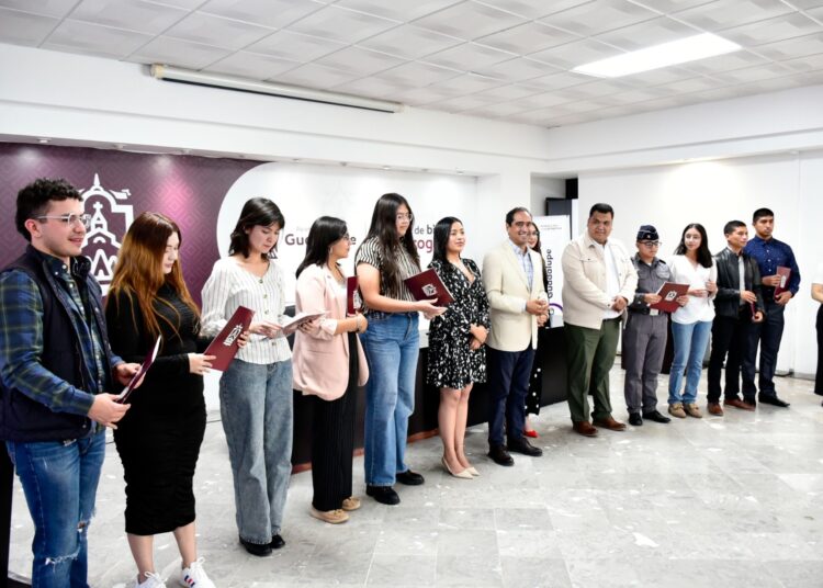 Rinden protesta 12 integrantes del Consejo Juvenil de Guadalupe 2024