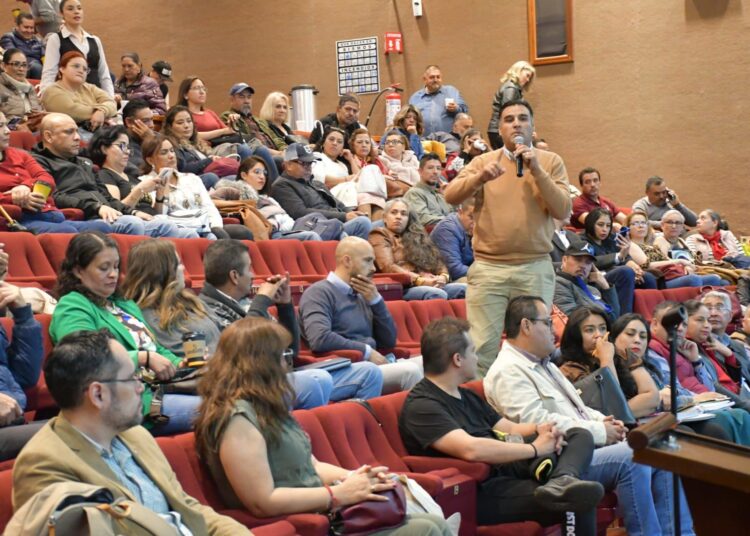 Jubilados rechazan liquidación del Issstezac por imposición gubernamental