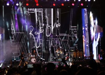 Reyli Barba llena el Jardín Juárez con sentimiento y entrega