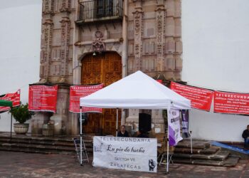 Plantón permanente del SITEZ en el congreso, hasta que se emita reforma final del ISSSTEZAC