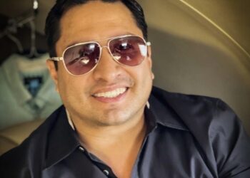 Julión Álvarez es víctima de acoso en concierto