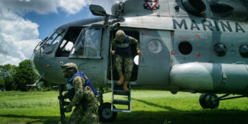Joven cadete de la Marina muere en trágico accidente con paracaídas