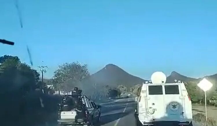 Enfrentamientos y narcobloqueos; así fue el jueves negro en Culiacán