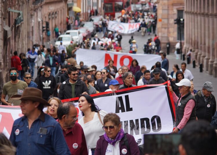 Zacatecanos marchan en contra del segundo piso del bulevar