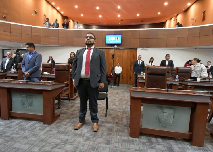 Con fuertes cuestionamientos, ratifican nombramiento en la SFP a Ernesto González Romo