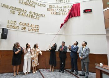 La Escuela Normal Rural “Matías Ramos” de San Marcos, en el muro de honor del Congreso