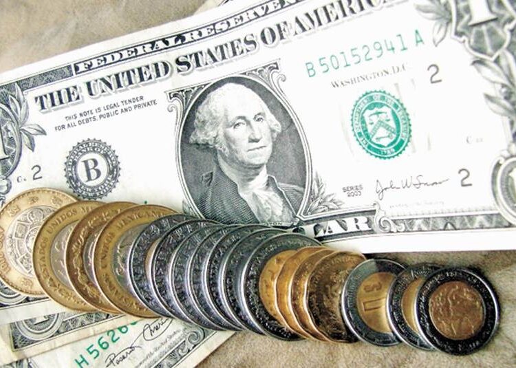 Dólar Supera los 20 pesos: inquietud en mercados por “Lunes Negro”