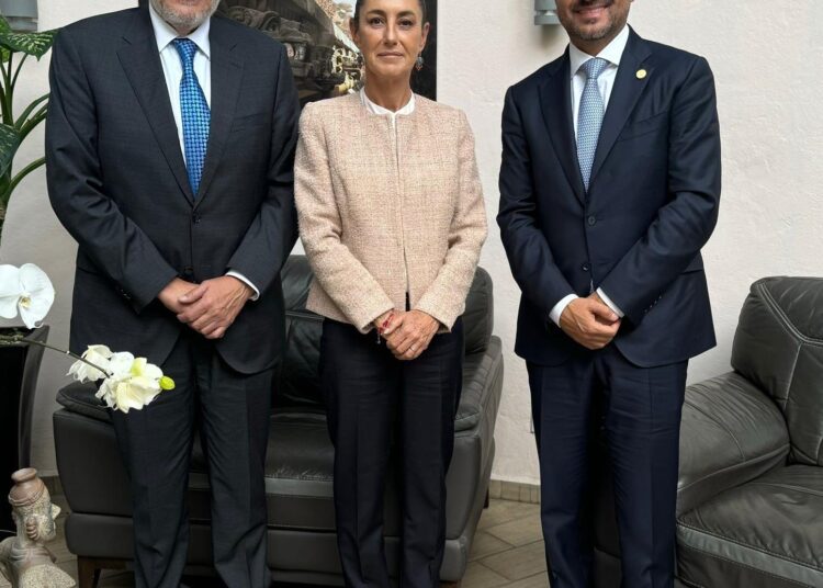 Sheinbaum recibe a Yunes en su casa de transición