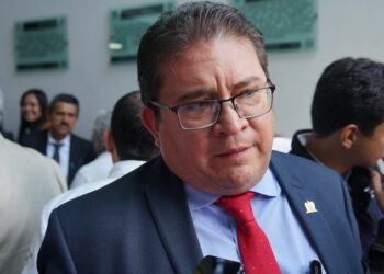 Sin dar cantidades, rector de la UAZ, Rubén Ibarra, dice que hay avance en la deuda con ISSSTE