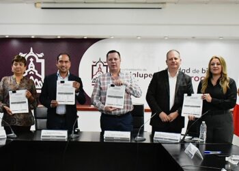 Pepe Saldiva cumple con entrega-recepción y exhorta a trabajar con transparencia