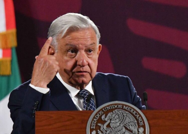 AMLO llama a “Chapitos” y “Mayos” a actuar con “responsabilidad” ante violencia en Culiacán