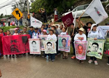 Ayotzinapa 10 años: Madres y padres de los 43 reprochan al Gobierno que esconda información del Ejército