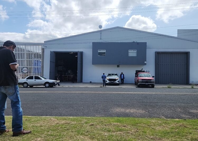 Las empresas CB FABMEX y CELLBLOCK recuperaron una bodega que almacena maquinaria en Silao