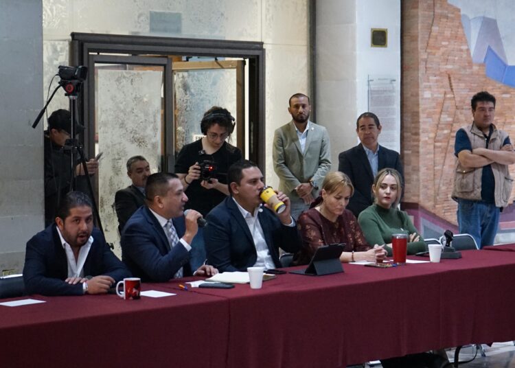 Corrupción es aceptar un cargo para el que no se está preparado, dice diputada al secretario de Función Pública