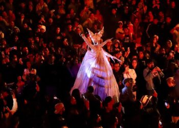 Las calles se impregnaron de arte y criaturas artísticas con el Festival Internacional de Teatro de Calle