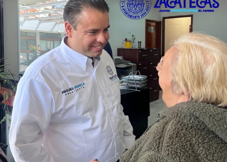 Comunicación directa y personal con la ciudadanía, el estilo de Miguel Varela en el ayuntamiento