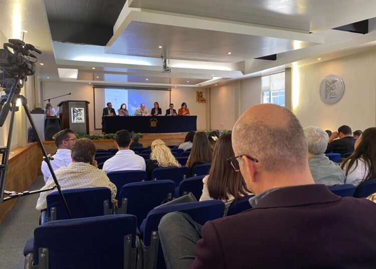 Gobierno federal deja fuera a la UAZ de planes financieros y los universitarios esconden la cabeza: Guzmán