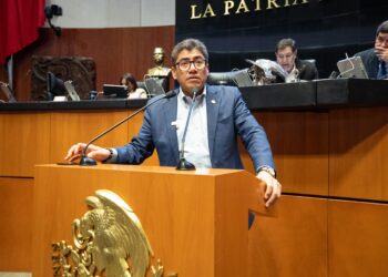 Presenta el senador Saúl Monreal, iniciativa para prohibir  dobles remolques en carreteras