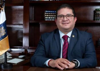 En medio de la turbulencia institucional, el rector UAZ pide que se “preparen para sucederlo”