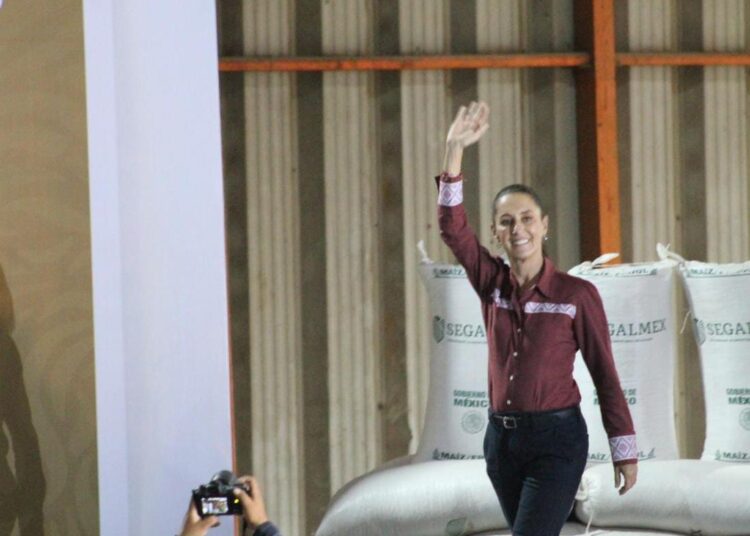 Apoyo en carreteras, seguridad, para el campo y empresarios, pide Saúl Monreal a la Presidenta