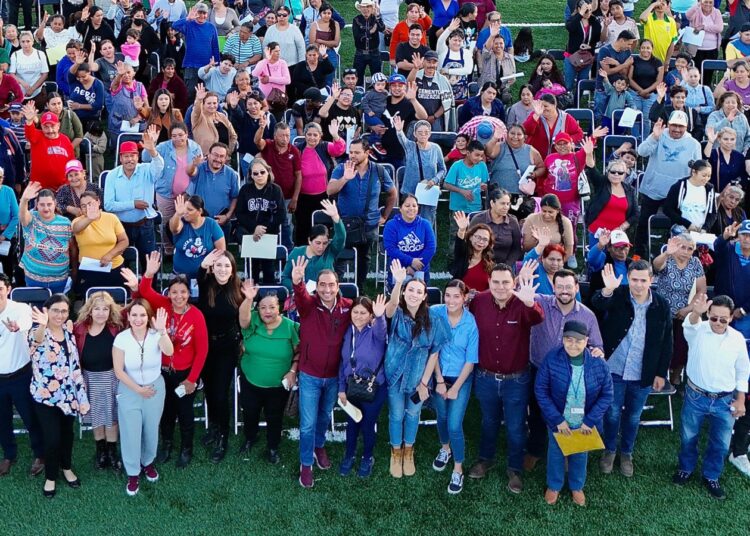 Entrega Pepe Saldivar 500 tinacos a familias de colonias y comunidades de Guadalupe