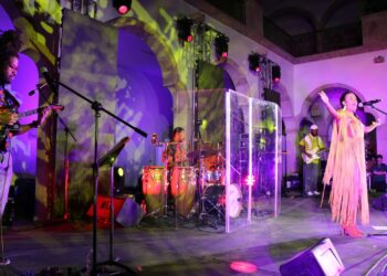 Sensualidad y magia de Aiace en el el Festival Internacional de Jazz y Blues en Zacatecas