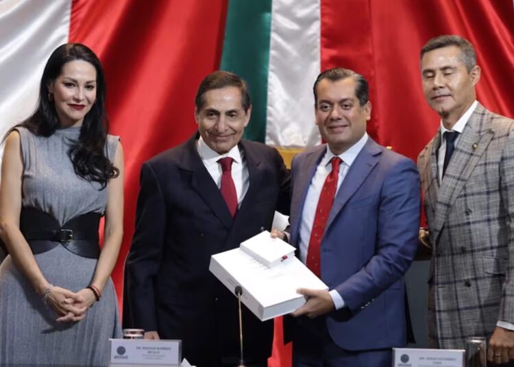 Hacienda entrega Paquete Económico 2025 en la Cámara de Diputados