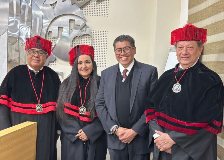 El senador Saúl Monreal obtuvo el doctorado en Administración Pública