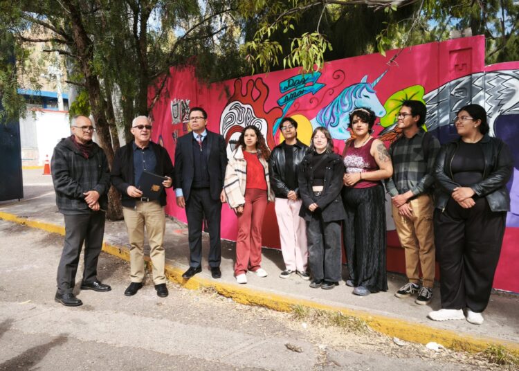 El arte está aquí para salvar vidas, dice Montse Juárez