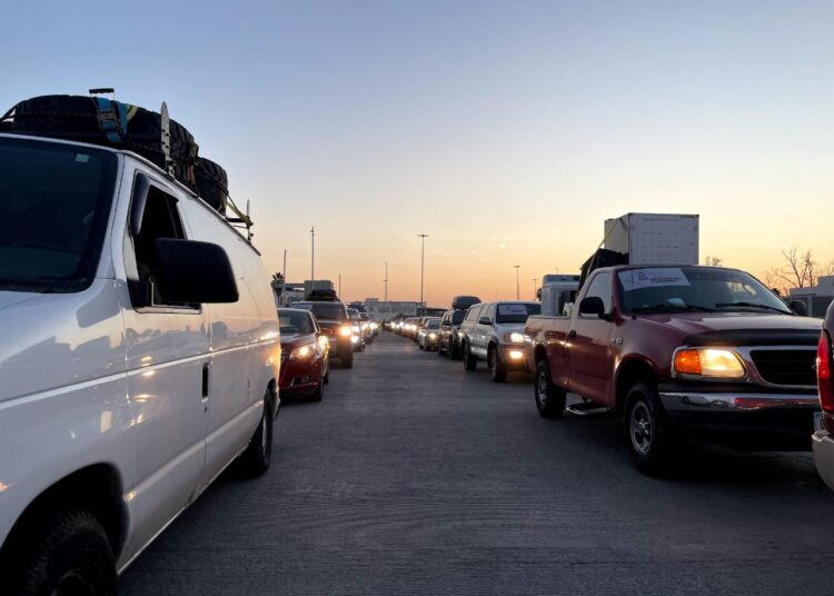 Más de 400 paisanos  viajan en caravana en 80 vehículos de USA a Zacatecas