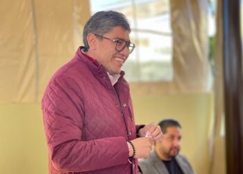 Saúl Monreal defiende la construcción del segundo piso y Noemí Luna apoya la suspensión de la obra