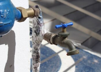 En Invierno, se recomienda cubrir las tuberías con material aislante