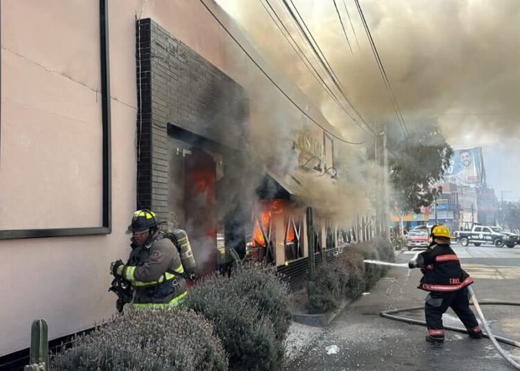 Incendio devora al restaurante Gran Sonora; pérdida total