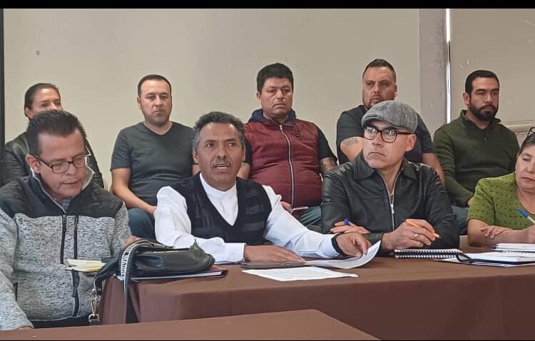 Se mantiene el paro en escuelas y toma de edificios públicos: SNTE