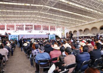 Agricultor denuncia la desaparición de su hijo frente al gobernador David Monreal en foro del campo