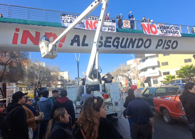 Repintan en el bulevar “¡No al segundo piso!