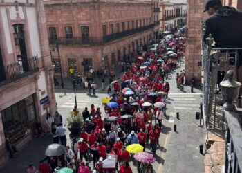 Maestros de la 34 del SNTE suspenden clases, pese a retiro de la reforma a Ley ISSSTE