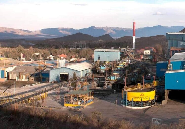 Se desprendió una roca y trabajador sufre accidente en la Unidad minera Tayahua Frisco