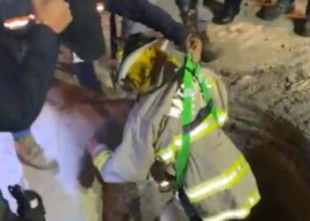 Cae trabajador en excavación del segundo piso; no tenía instrumentos de seguridad