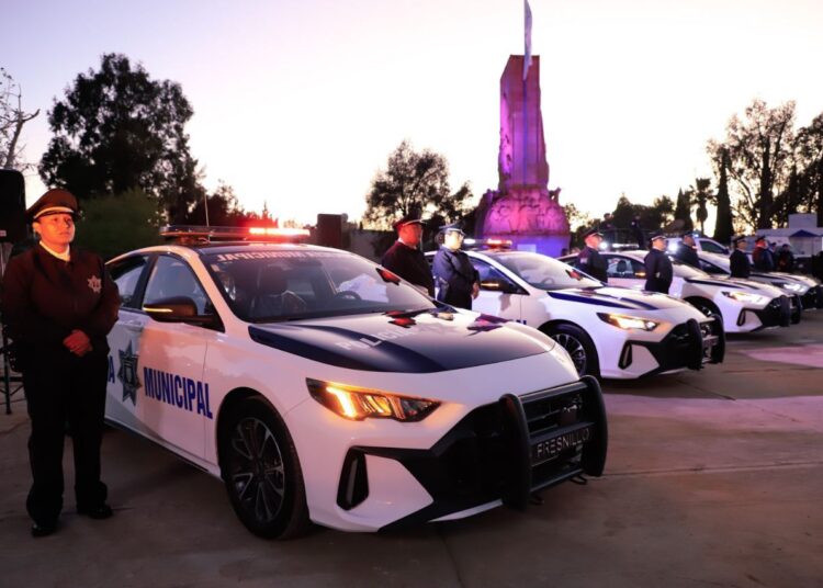 Entrega Javier Torres parque vehicular equipado a la policía municipal de Fresnillo