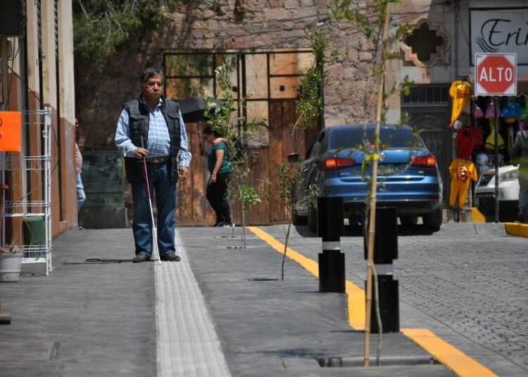 Presidencia Guadalupe entregó primera etapa de calle peatonal para personas con discapacidad