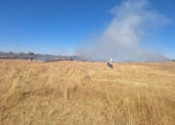 Bomberos atacan incendio en la comunidad La Plenitud en Fresnillo