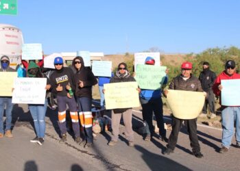 Trabajadores mineros exigen hospital de Tercer Nivel del IMSS en Fresnillo; Bloquearon carretera
