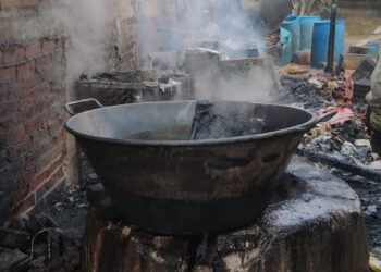 Se quemó local donde preparaban chicharrones