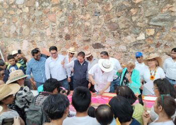 Impulsan tradiciones en el barrio de Mexicapan; arrancó Festival del Pulque y la Melcocha