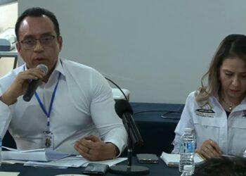 Jenny González y Ángel Román, arrancan campañas por Rectoría UAZ el sábado