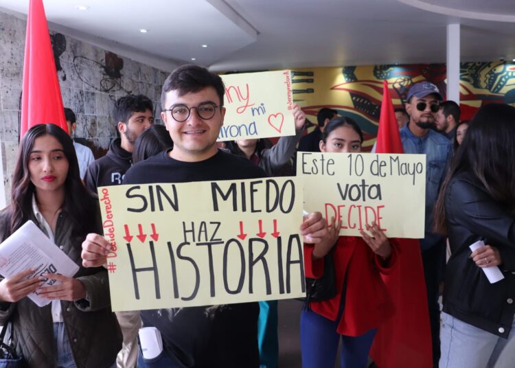 Redobla esfuerzos Jenny González para difundir el proyecto académico de Decide en UAZ