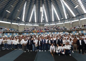 En acto masivo el STUAZ le da su apoyo al candidato a la rectoría, Ángel Román