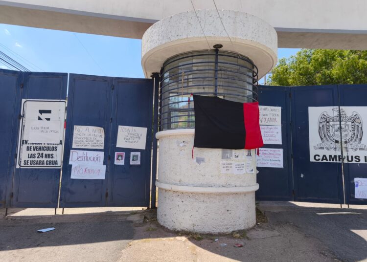 Dos días de paralización de labores y tomas en la UAZ; estudiantes exigen destituir al rector